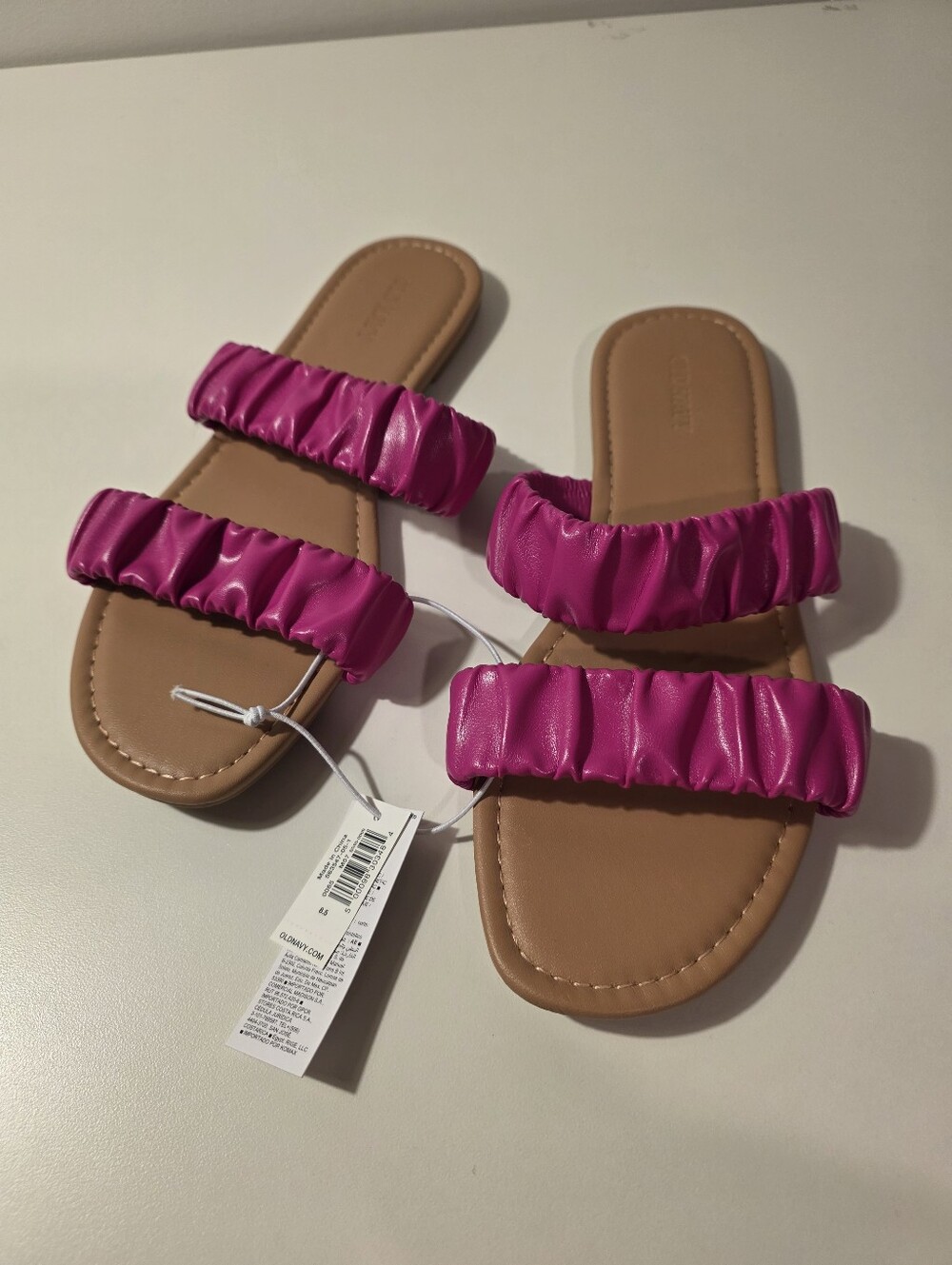 NWT Old Navy Womens 8.5 Ruched Two Strap Dragon Fruit Sandals